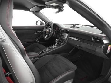 Porsche 991 II Carrera 4 GTS Cabriolet — photo 20