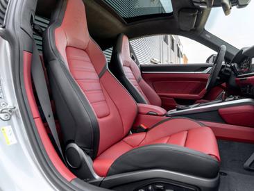 Porsche 992 II Turbo S — photo 42