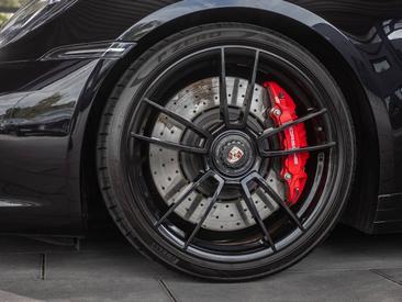 Porsche 992 I Carrera 4 GTS — photo 6
