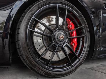 Porsche 992 I Carrera 4 GTS — photo 8