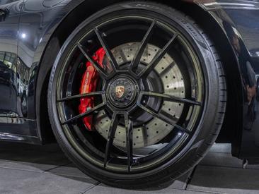 Porsche 992 I Carrera 4 GTS — photo 13