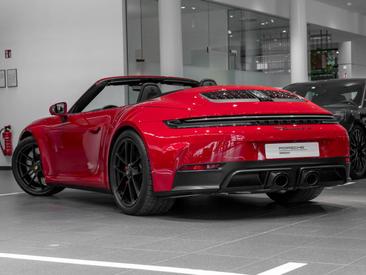 Porsche 992 II Carrera GTS Cabriolet — photo 3