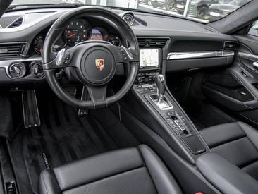 Porsche 991 I Carrera 4 — photo 11