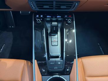 Porsche 992 II Carrera GTS — photo 24