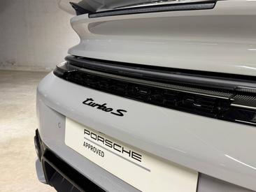 Porsche 992 II Turbo S Cabriolet — photo 28