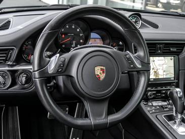 Porsche 991 I Carrera 4 — photo 13