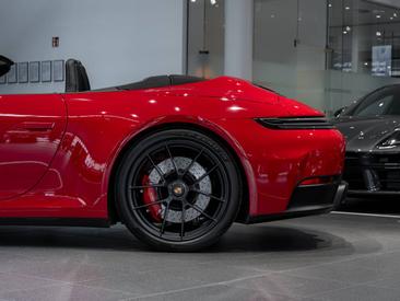 Porsche 992 II Carrera GTS Cabriolet — photo 10