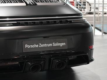 Porsche 992 II Carrera 4 GTS Cabriolet — photo 8