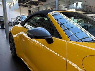 Porsche 992 II Carrera T Cabriolet — photo 32