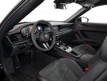 Porsche 992 II Carrera 4 GTS Cabriolet — photo 12