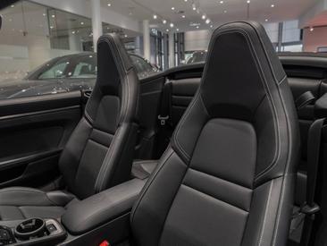 Porsche 992 II Carrera GTS Cabriolet — photo 13