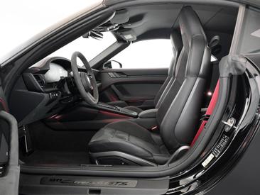 Porsche 992 II Carrera 4 GTS Cabriolet — photo 13