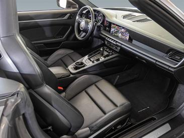 Porsche 992 I Carrera Cabriolet — photo 17