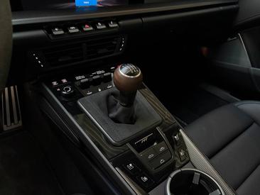 Porsche 992 II Carrera T Cabriolet — photo 35