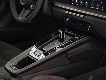 Porsche 992 II Carrera 4 GTS Cabriolet — photo 17