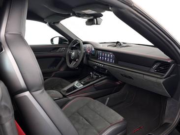Porsche 992 II Carrera 4 GTS Cabriolet — photo 21