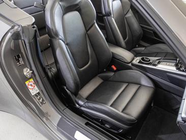 Porsche 992 I Carrera Cabriolet — photo 25