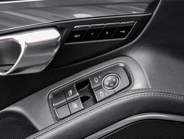 Porsche 991 I Carrera 4 — photo 25
