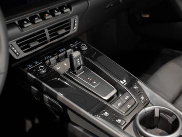 Porsche 992 II Carrera GTS Cabriolet — photo 32