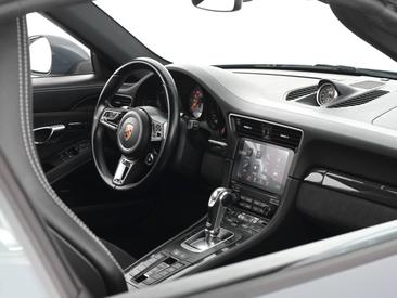 Porsche 991 II Carrera 4 GTS Cabriolet — photo 25