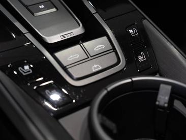 Porsche 992 II Carrera GTS Cabriolet — photo 28