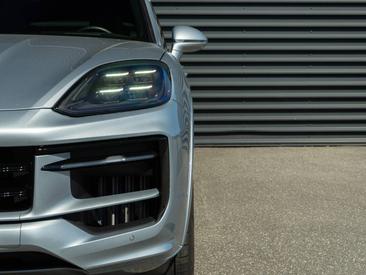 Porsche Cayenne III Black Edition — photo 11