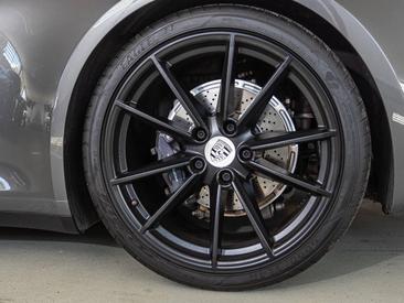 Porsche 992 I Carrera Cabriolet — photo 31
