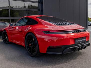 Porsche 992 II Carrera 4 GTS — photo 3