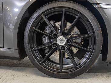 Porsche 992 I Carrera Cabriolet — photo 33
