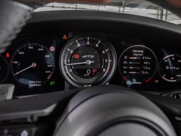 Porsche 992 I Carrera 4 GTS — photo 36