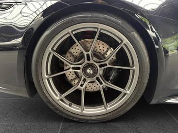 Porsche 992 II GT3 Mit Touring-Paket — photo 12