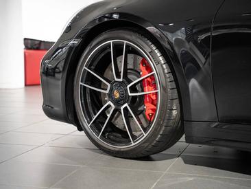 Porsche 992 I Targa 4 GTS — photo 12