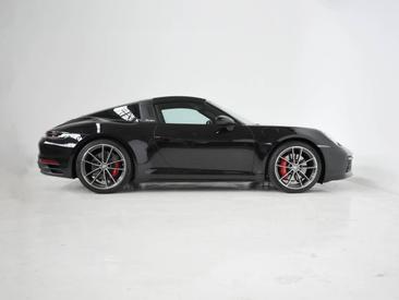 Porsche 992 I Targa 4S — photo 7