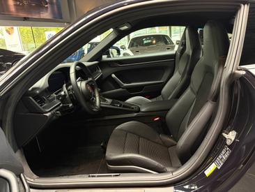 Porsche 992 II GT3 Mit Touring-Paket — photo 16