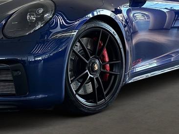 Porsche 992 I Carrera GTS Cabriolet — photo 9