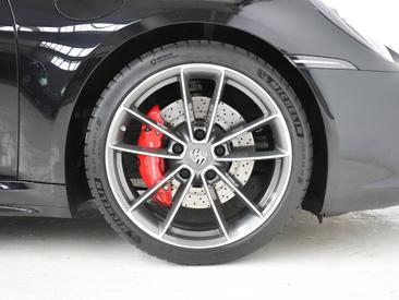 Porsche 992 I Targa 4S — photo 12