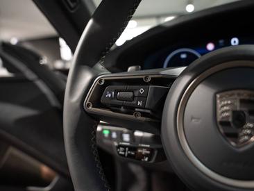 Porsche 992 II Turbo S Cabriolet — photo 23