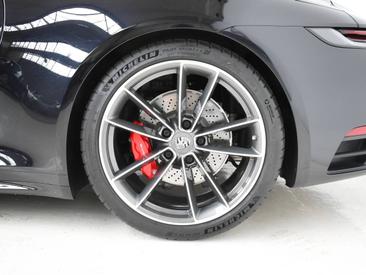 Porsche 992 I Targa 4S — photo 15