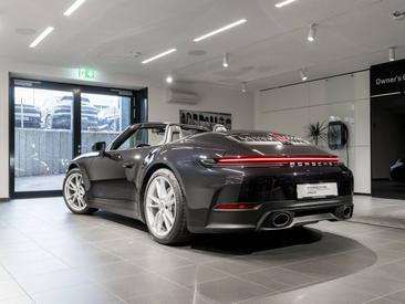 Porsche 992 II Carrera Cabriolet — photo 3
