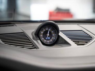 Porsche 992 II Turbo S Cabriolet — photo 29