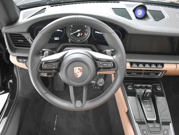 Porsche 992 I Targa 4S — photo 22