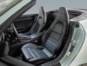 Porsche 992 II Carrera GTS Cabriolet — photo 16