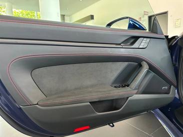 Porsche 992 I Carrera GTS Cabriolet — photo 25