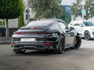 Porsche 992 I Targa 4S — photo 9