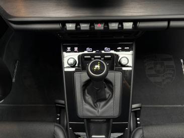 Porsche 992 II GT3 Mit Touring-Paket — photo 32