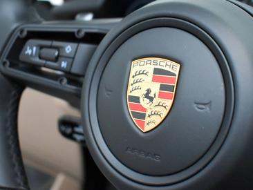 Porsche 992 I Targa 4S — photo 24