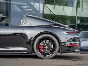 Porsche 992 I Targa 4S — photo 11