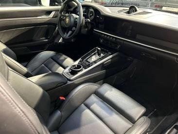 Porsche 992 I Turbo S Cabriolet — photo 18