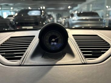 Porsche 992 I Turbo S Cabriolet — photo 19