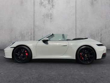 Porsche 992 II Carrera 4S Cabriolet — photo 2